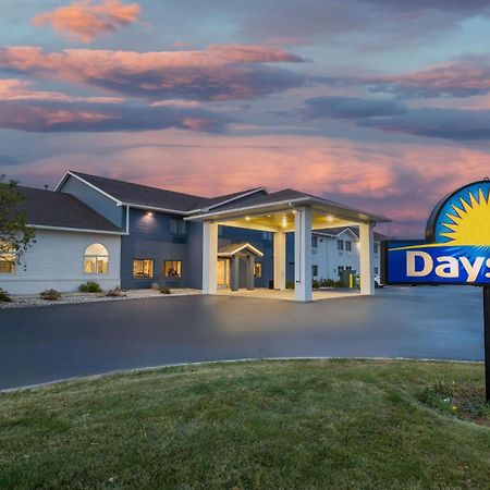 Days Inn By Wyndham Racine/Sturtevant Екстериор снимка