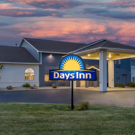 Days Inn By Wyndham Racine/Sturtevant Екстериор снимка