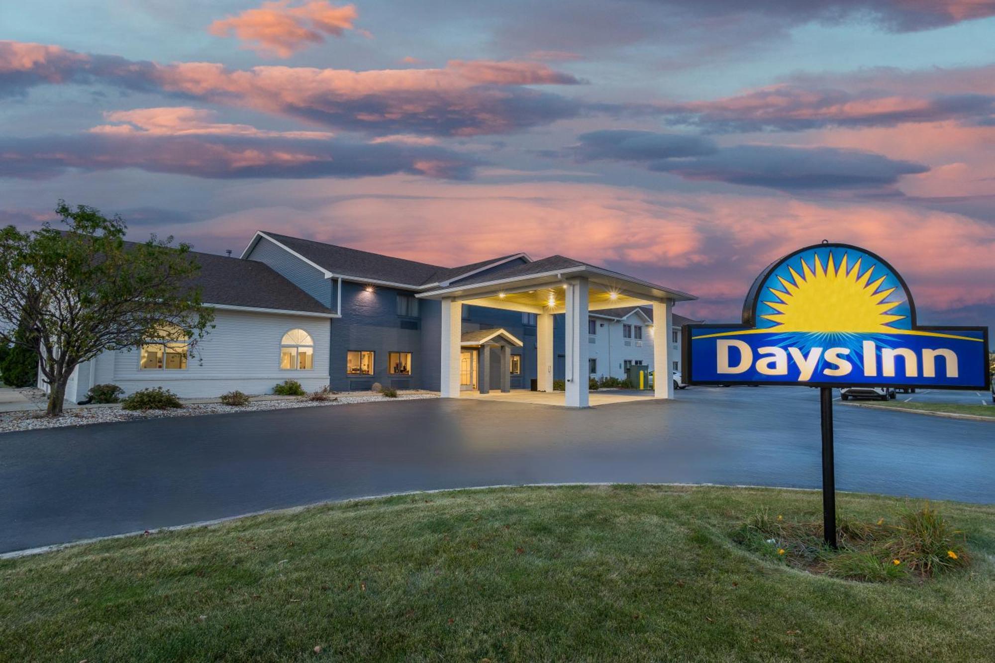 Days Inn By Wyndham Racine/Sturtevant Екстериор снимка